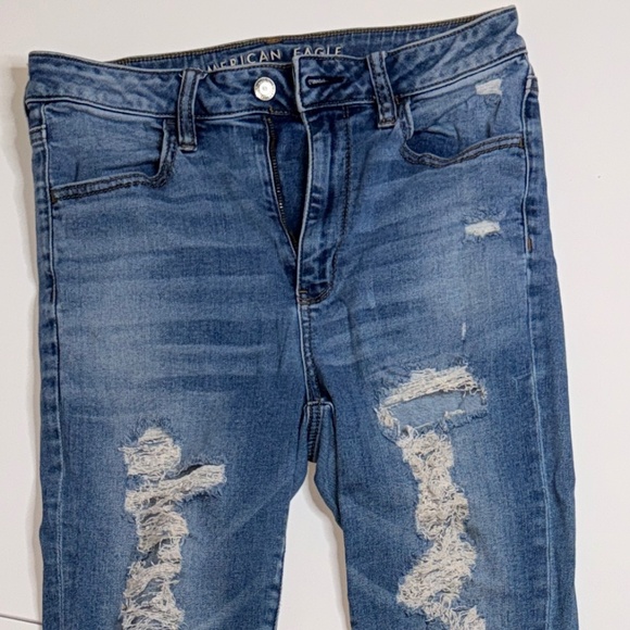 American Eagle Outfitters Denim - American Eagle Super Hi-Rise Jegging — Women’s Size 8 (Medium Wash, Distressed)